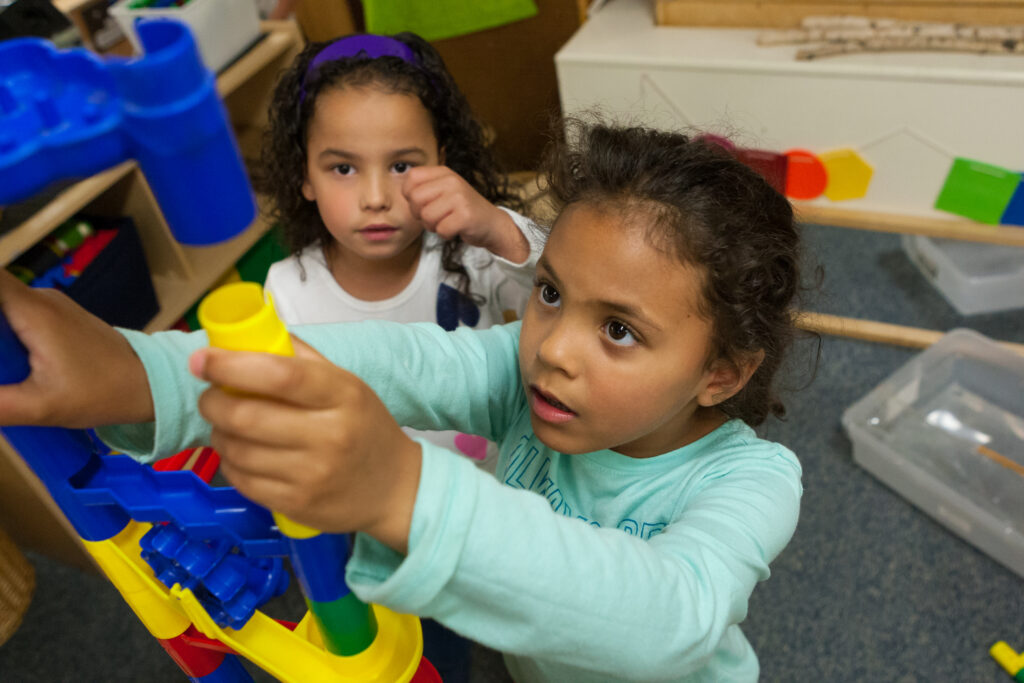 girls building things